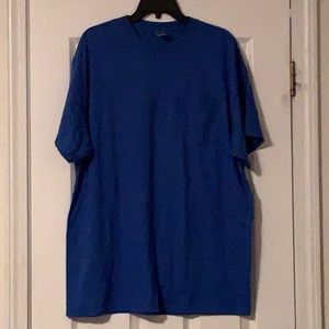 Men’s Gildan XL short sleeve t-shirt & sweatshirt